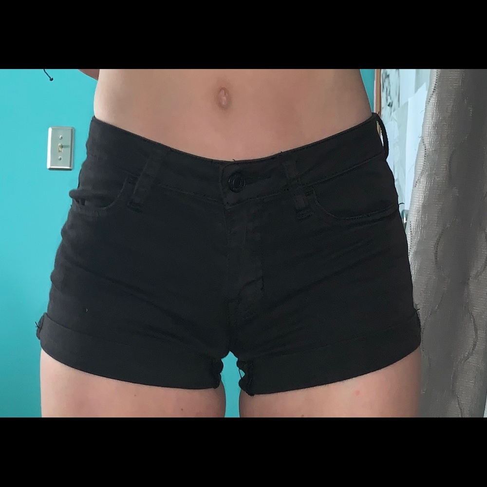 black packing shorts
